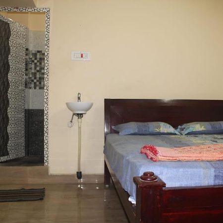 Selvalakshmi Restaurant And Lodge Tiruvannāmalai Esterno foto